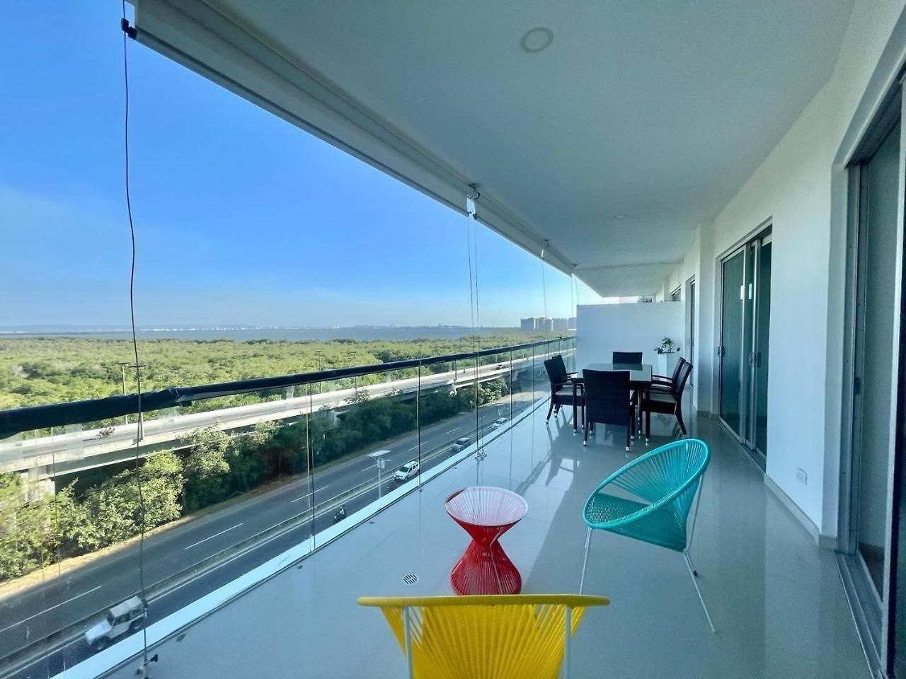 Morros Con Terraza Y Piscina Apartamento